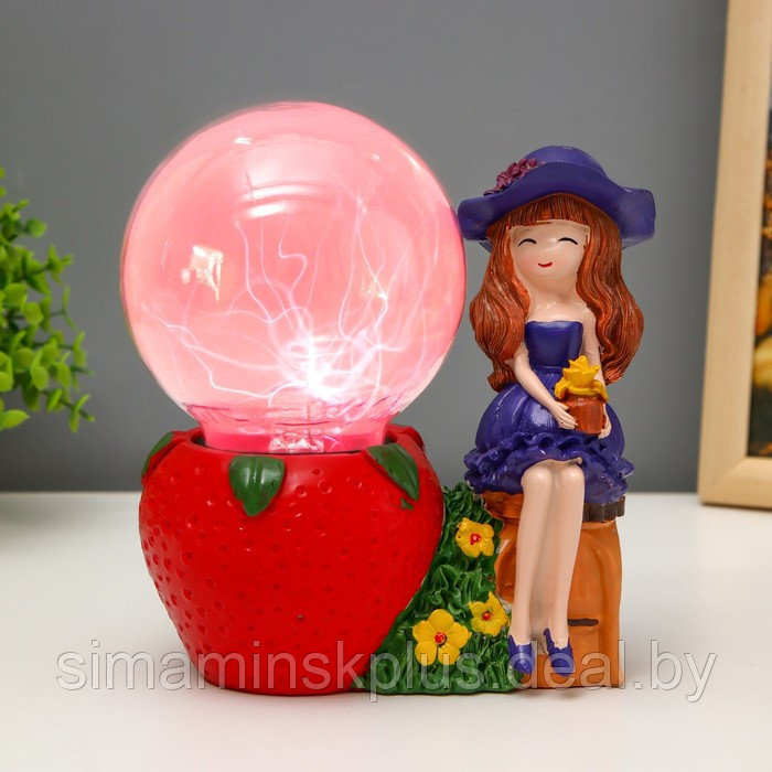 Плазменный шар "Девочка с клубничкой" 14х9х16 см - фото 1 - id-p199849004