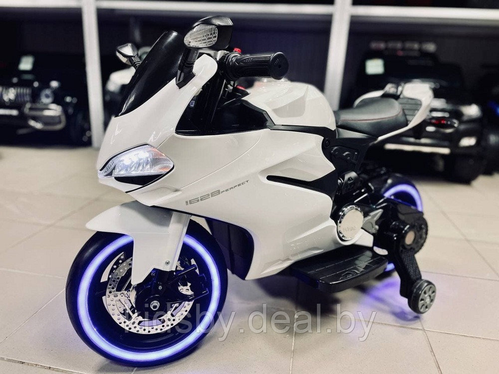 Детский электромобиль, мотоцикл RiverToys A001AA (белый) Ducati