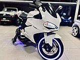 Детский электромобиль, мотоцикл RiverToys A001AA (белый) Ducati, фото 2