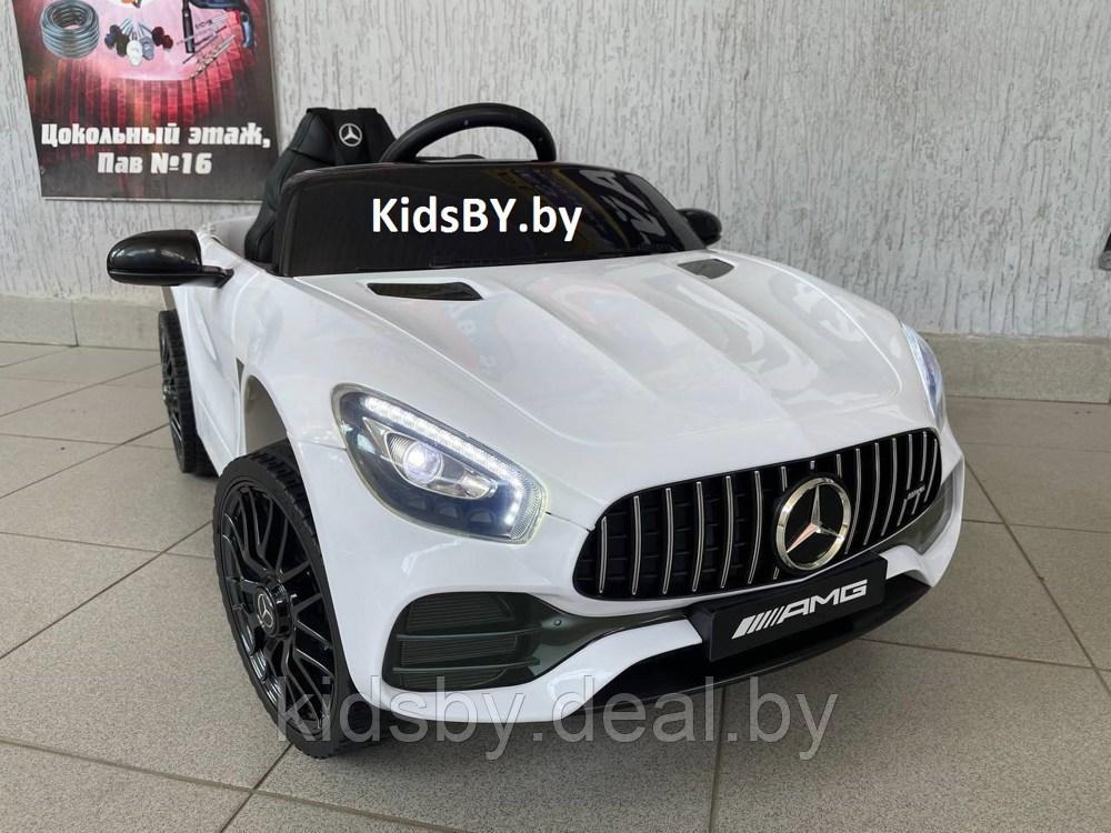 Детский электромобиль RiverToys Mercedes-Benz AMG GT O008OO (белый) лицензия - фото 6 - id-p109520745