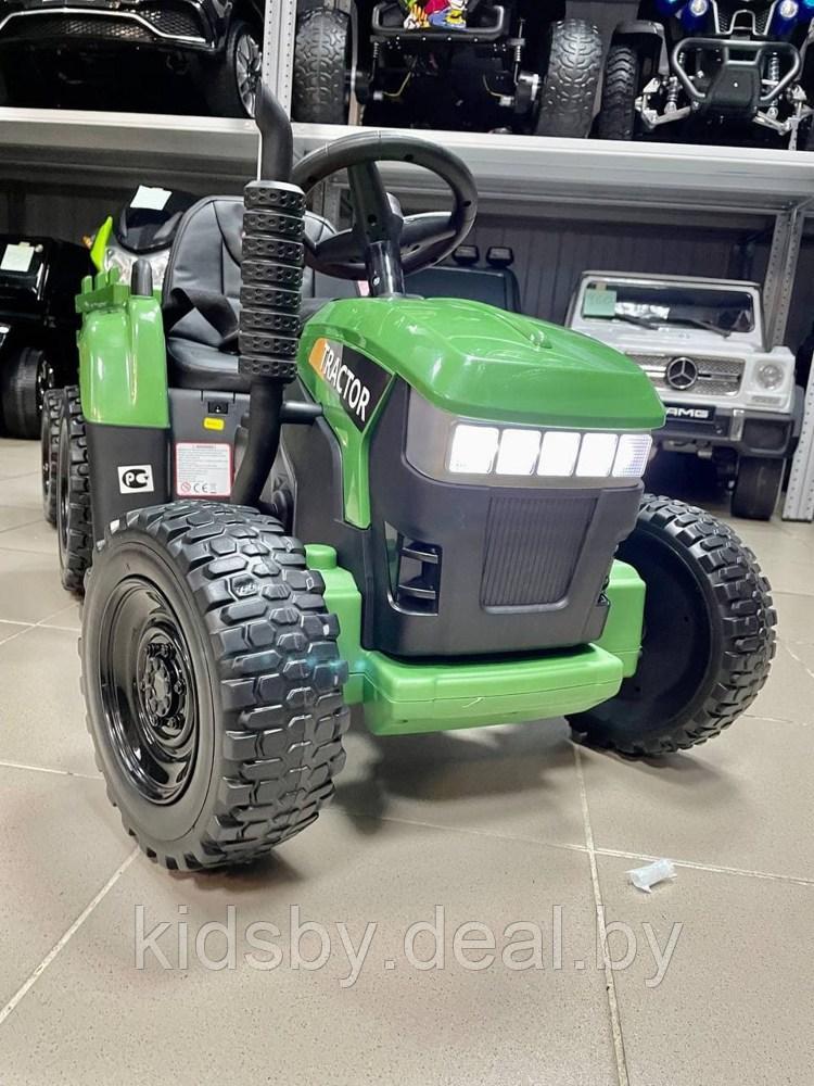 Детский электромобиль RiverToys H888HH (темно-зеленый) трактор с прицепом и пультом - фото 2 - id-p162138801