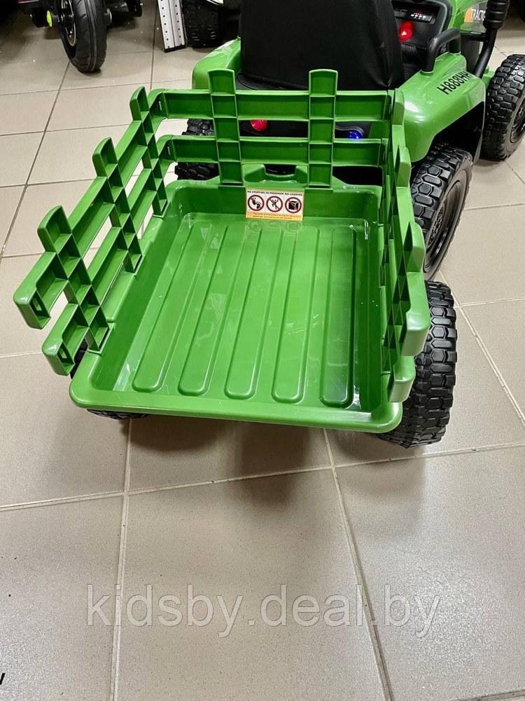 Детский электромобиль RiverToys H888HH (темно-зеленый) трактор с прицепом и пультом - фото 4 - id-p162138801
