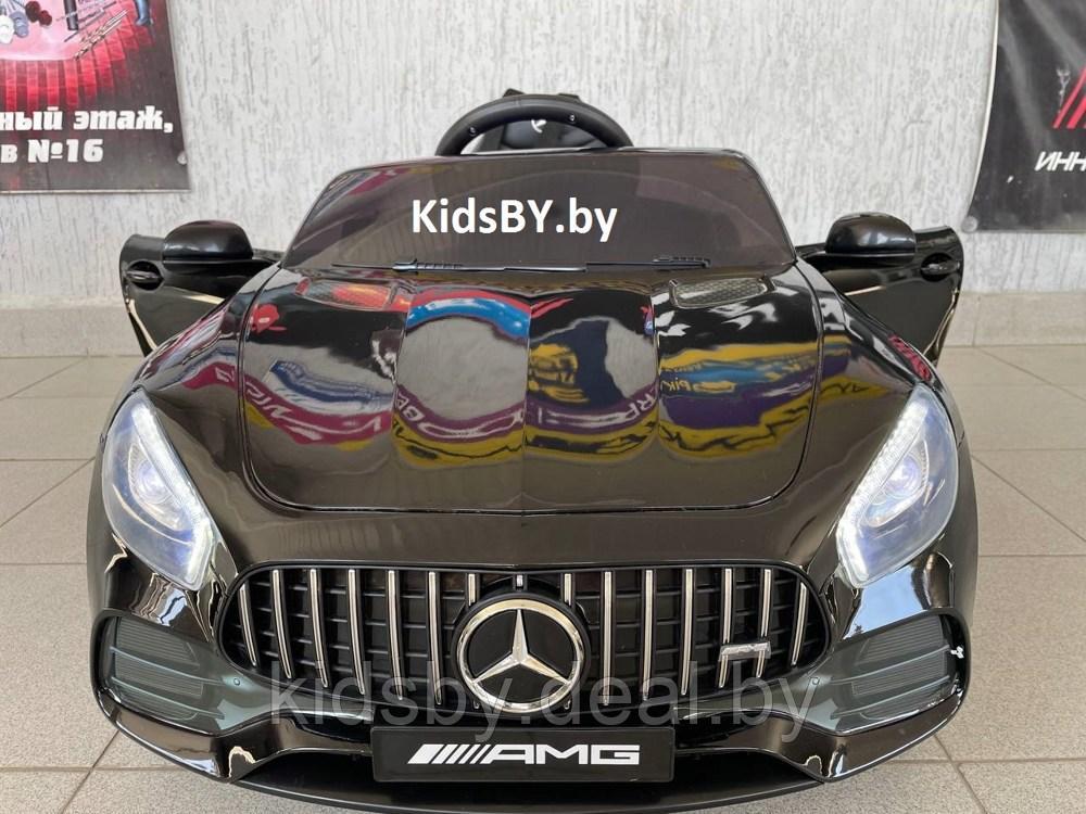 Детский электромобиль RiverToys Mercedes-Benz AMG GT O008OO (черный глянец) автокраска лицензия - фото 4 - id-p109520742