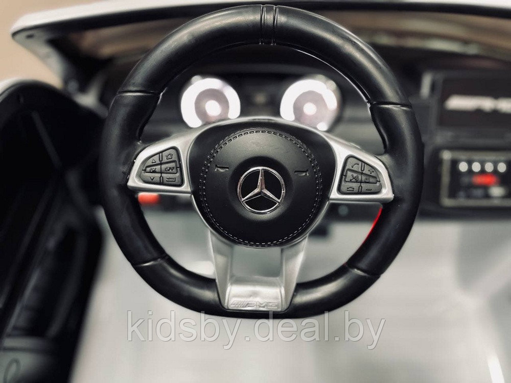 Детский электромобиль RiverToys Mercedes-Benz GLS63 4WD (белый) лицензия - фото 3 - id-p25560609