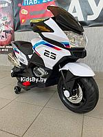 Детский электромотоцикл RiverToys H222HH (белый) BMWдвухместный