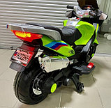Детский электромотоцикл RiverToys H222HH (зеленый) BMW двухместный, фото 3
