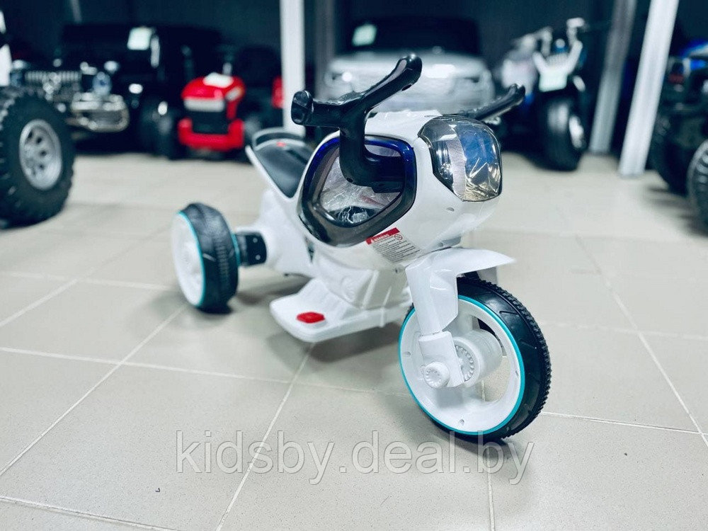 Детский электромобиль, мотоцикл RiverToys HC-1388 (белый) - фото 1 - id-p140358382