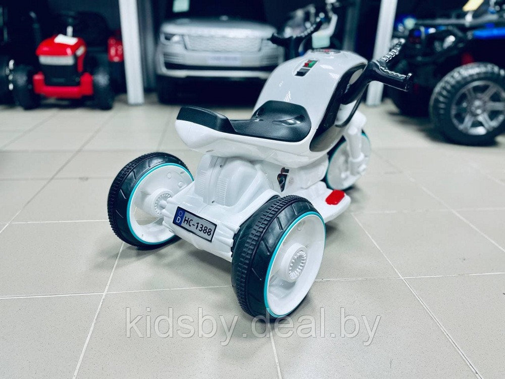 Детский электромобиль, мотоцикл RiverToys HC-1388 (белый) - фото 5 - id-p140358382