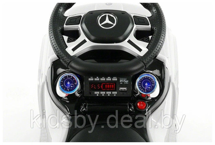 Детская машинка Каталка-качалка, толокар на аккумуляторе RiverToys Mercedes-Benz GL63 A888AA-H (белый/черный) - фото 3 - id-p109520900
