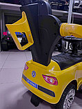 Детская машинка-каталка, толокар RiverToys Mercedes-Benz JY-Z06C (желтый/черный) с ручкой-управляшкой, фото 4