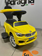 Детская машинка-каталка, толокар RiverToys BMW JY-Z06B (желтый) с ручкой-управляшкой