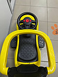 Детская машинка-каталка, толокар RiverToys BMW JY-Z06B (желтый) с ручкой-управляшкой, фото 5