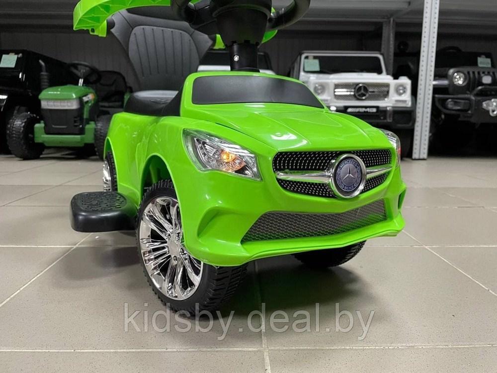 Детская машинка-каталка, толокар RiverToys Mercedes-Benz JY-Z06C (зеленый/черный) с ручкой-управляшкой - фото 5 - id-p125926583