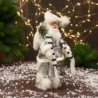 Дед Мороз "В полосатом шарфе и с фонариком" 30 см, серо-белый - фото 2 - id-p215501236