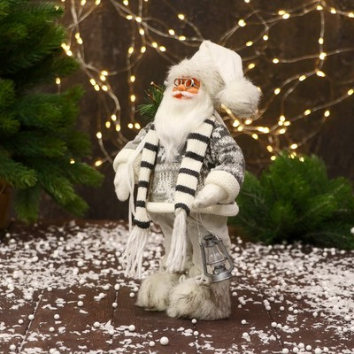 Дед Мороз "В полосатом шарфе и с фонариком" 30 см, серо-белый - фото 4 - id-p215501236