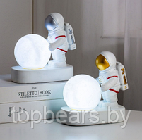 Светильник ночник Астронавт с луной Белое свечение