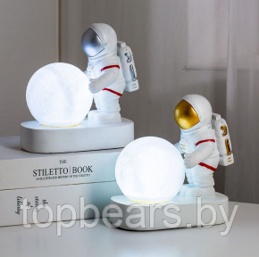 Светильник ночник Астронавт с луной Белое свечение - фото 1 - id-p179793876