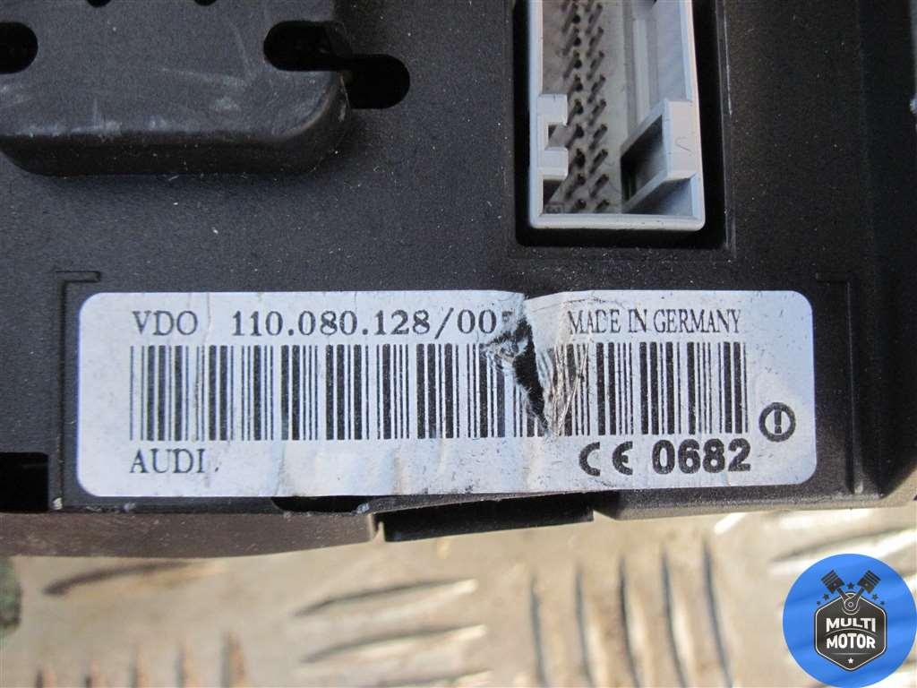 Щиток приборов (приборная панель) AUDI A6 (4B2, C5 ) - (1997-2004) 2.8 i ATX - 190 Лс 2002 г. - фото 4 - id-p217328159
