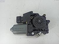 Моторчик стеклоподъемника передний правый Audi A4 B5 (1994-2001)
