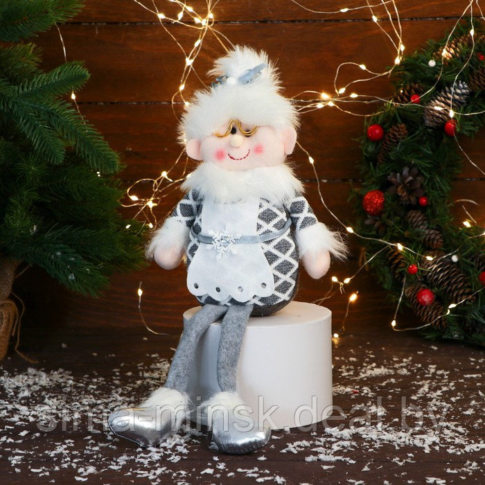Мягкая игрушка "Бабушка Мороз в костюме с ремешком" 15х39 см, серый - фото 1 - id-p217632765