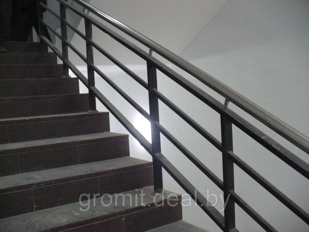 Ограждение для лестницы ЧМ-ПЛ-7 из черного металла с полимерным покрытием - фото 1 - id-p217643981