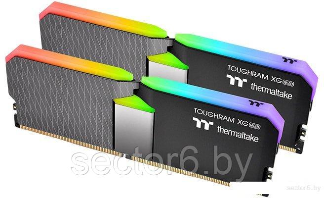 Оперативная память Thermaltake ToughRam XG RGB 2x8GB DDR4 PC4-28800 R016D408GX2-3600C18A