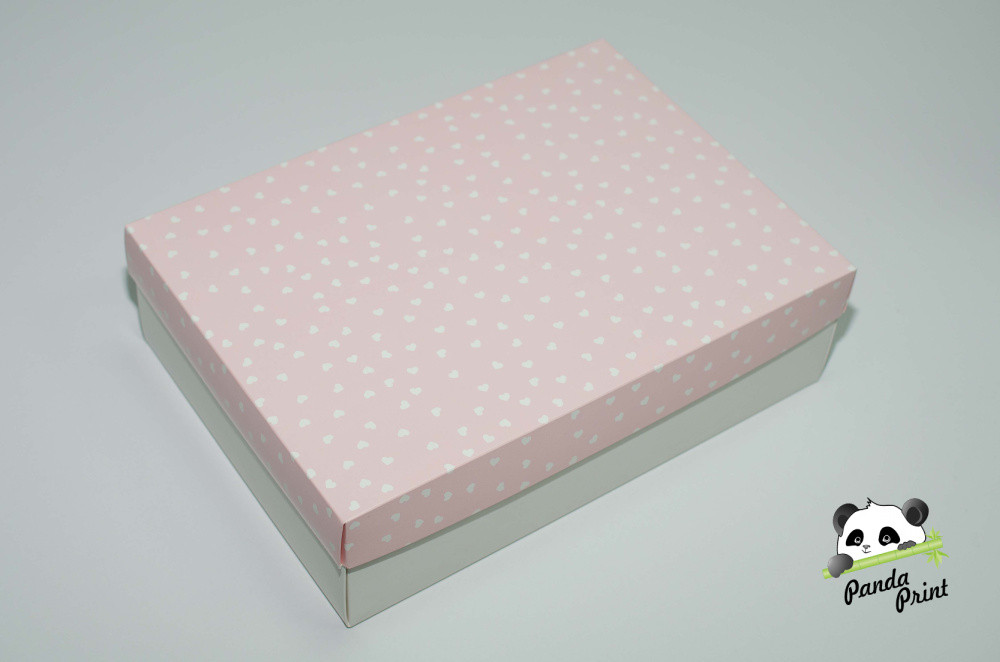 Коробка 350х250х100 Сердечки белые на розовом (белое дно)