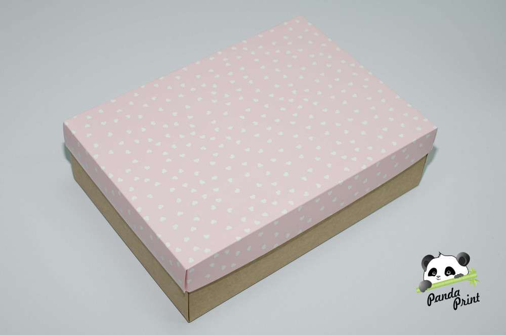 Коробка 350х250х100 Сердечки белые на розовом (крафт дно) - фото 1 - id-p216110373