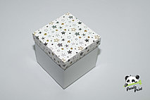 Коробка 150х150х150 Черно-золотые звезды (белое дно)