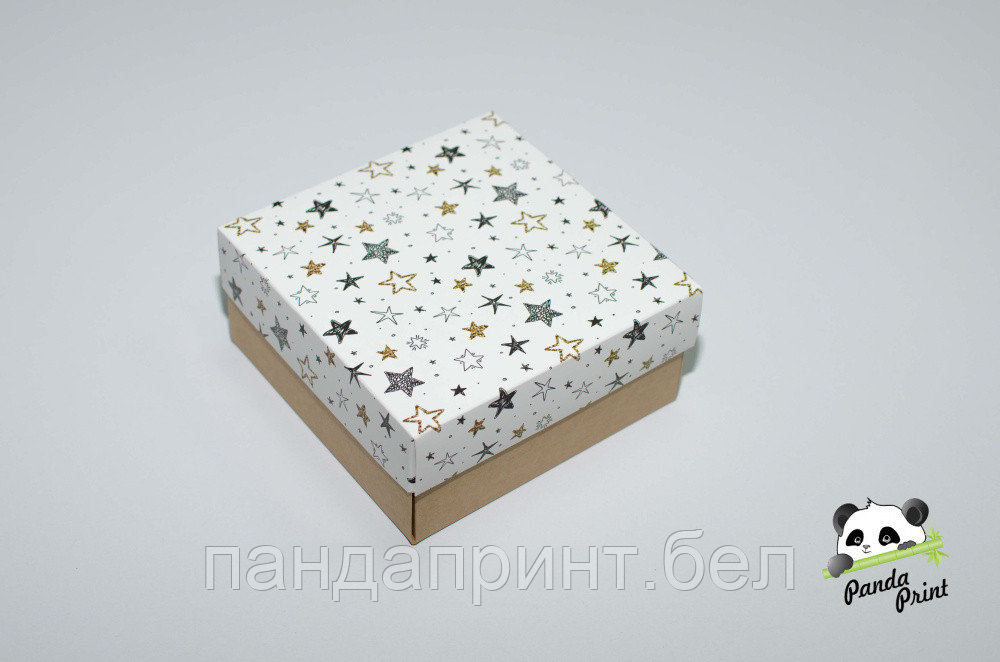 Коробка 150х150х70 Черно-золотые звезды (крафт дно)