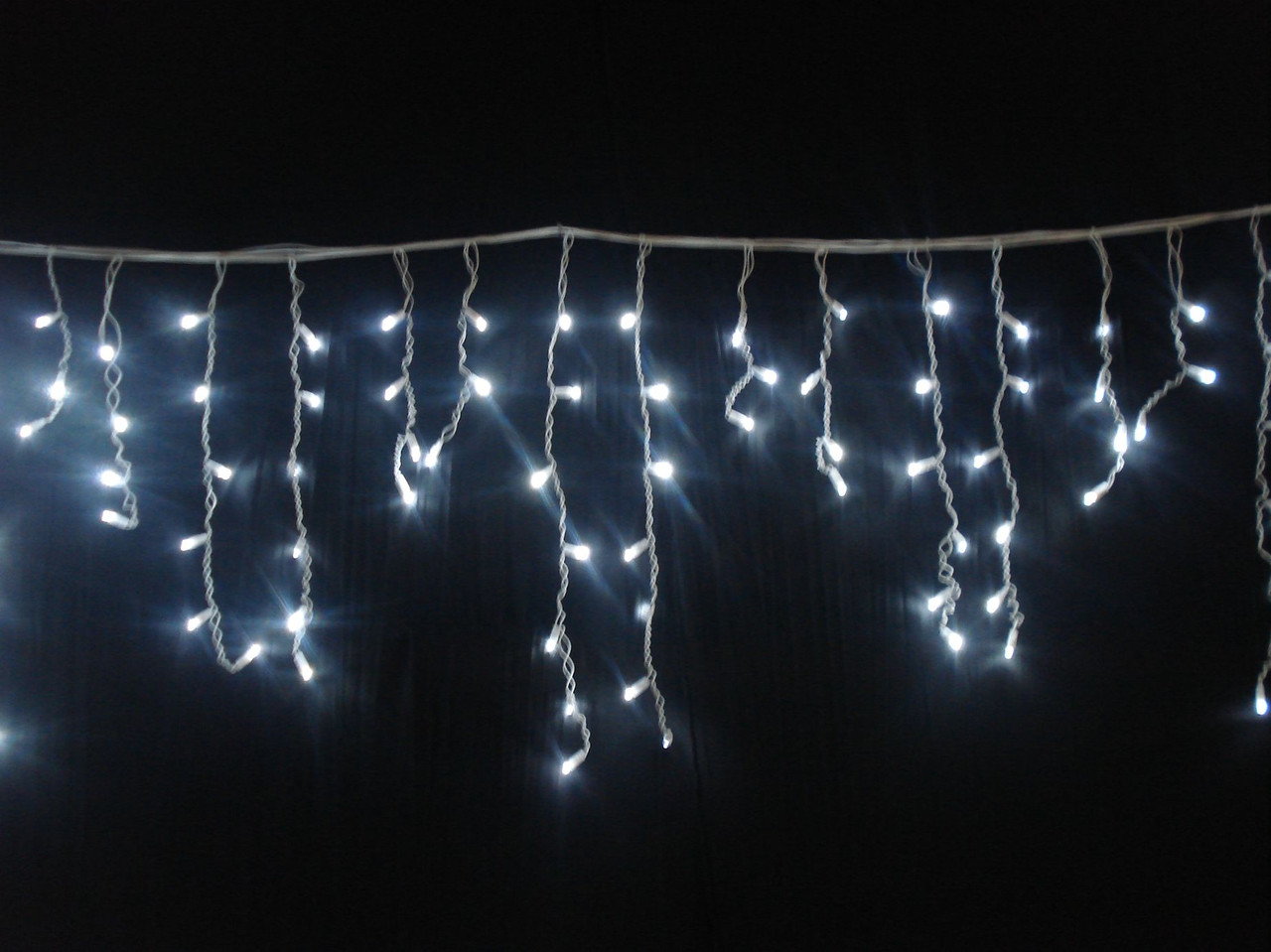 Светодиодная гирлянда-бахрома Айсикл, постоянное свечение, цвет: белый (световой дождь) - фото 1 - id-p31215641