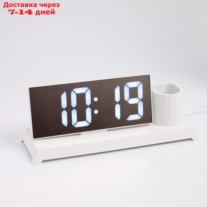 Часы настольные электронные "Мишка", с карандашницей, белая индикация, 11 x 25 см, от USB