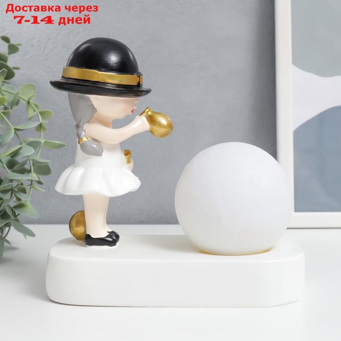 Сувенир полистоун свет "Малышка в чёрной шляпке, с золотым пузырём у шара" 16,5х8х16 см - фото 5 - id-p217824436