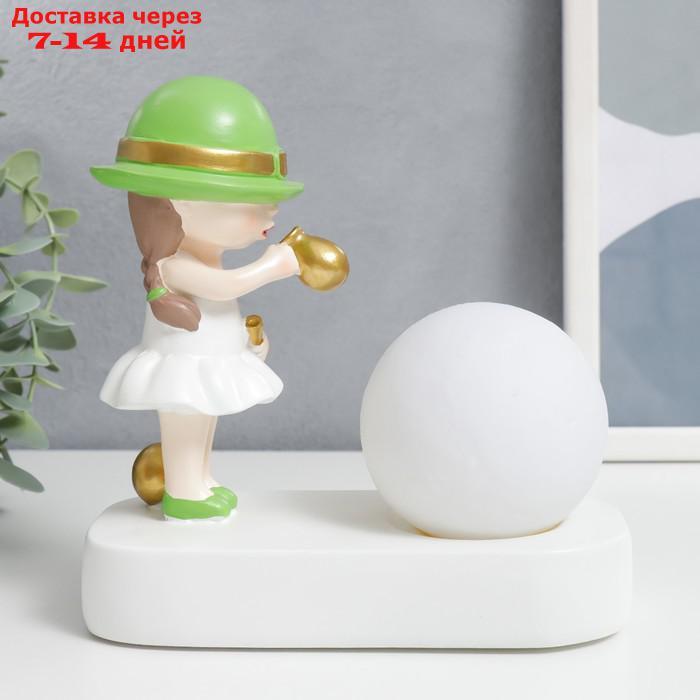 Сувенир полистоун свет "Малышка в зелёной шляпке, с золотым пузырём у шара" 16,5х8х16 см - фото 4 - id-p217824444
