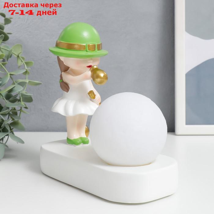 Сувенир полистоун свет "Малышка в зелёной шляпке, с золотым пузырём у шара" 16,5х8х16 см - фото 6 - id-p217824444