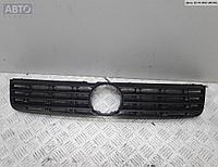 Решетка радиатора Volkswagen Passat B5