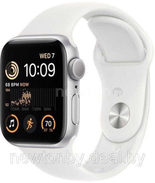 Умные часы Apple Watch SE 2 40 мм (алюминиевый корпус, серебристый/белый, спортивный силиконовый ремешок M/L) - фото 1 - id-p208765370