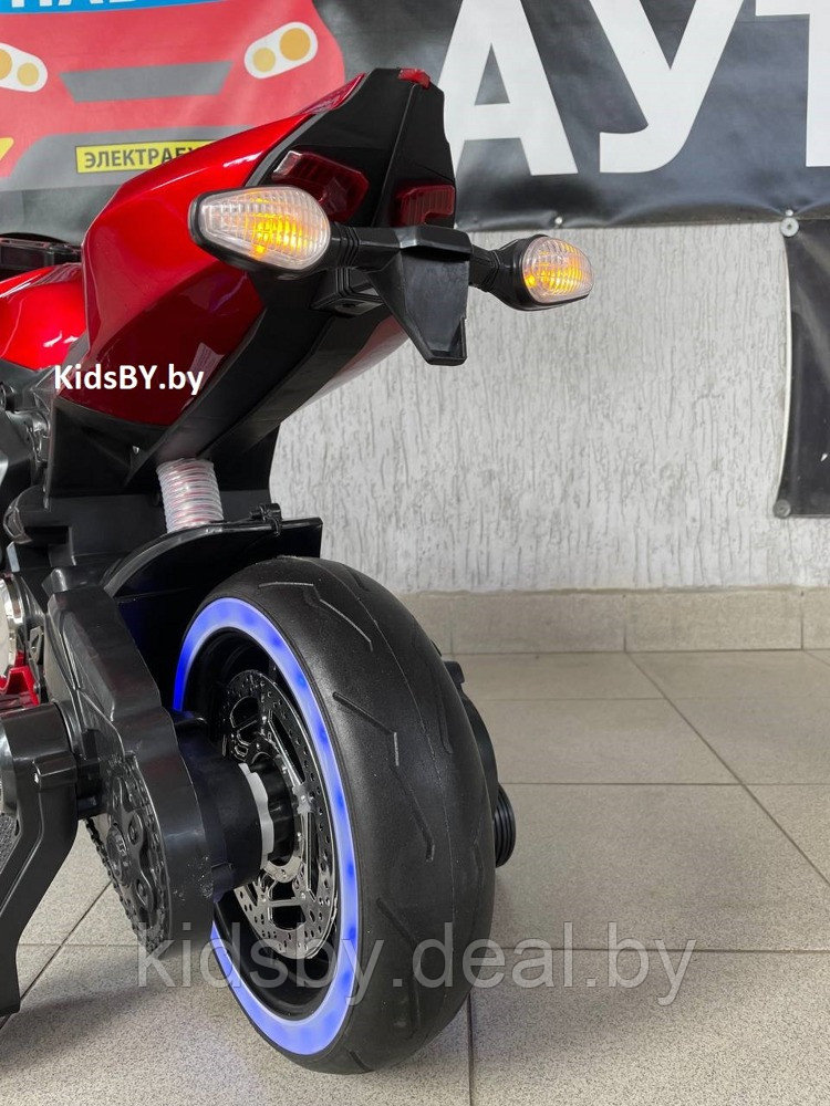 Детский электромотоцикл RiverToys X003XX (красный глянец) - фото 5 - id-p214394878