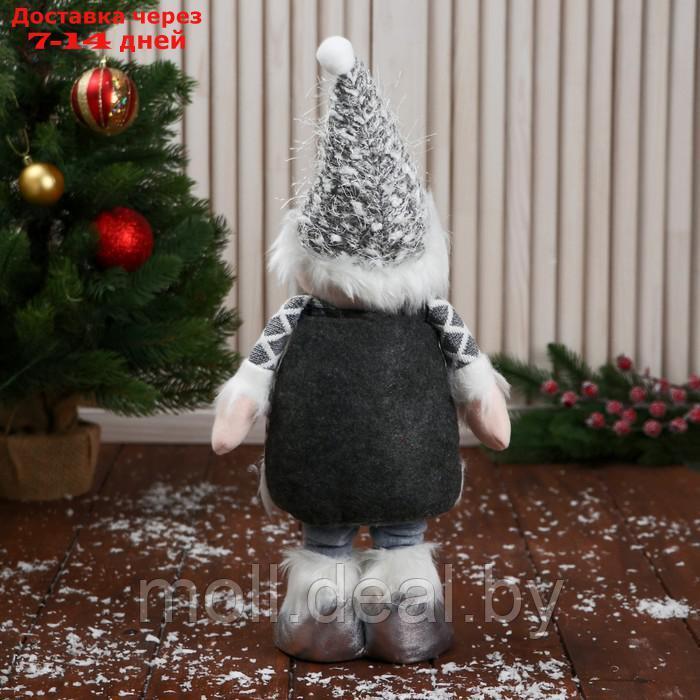 Мягкая игрушка "Дед Мороз в костюме с ремешком, длинные ножки" стоит, серый - фото 3 - id-p218073417