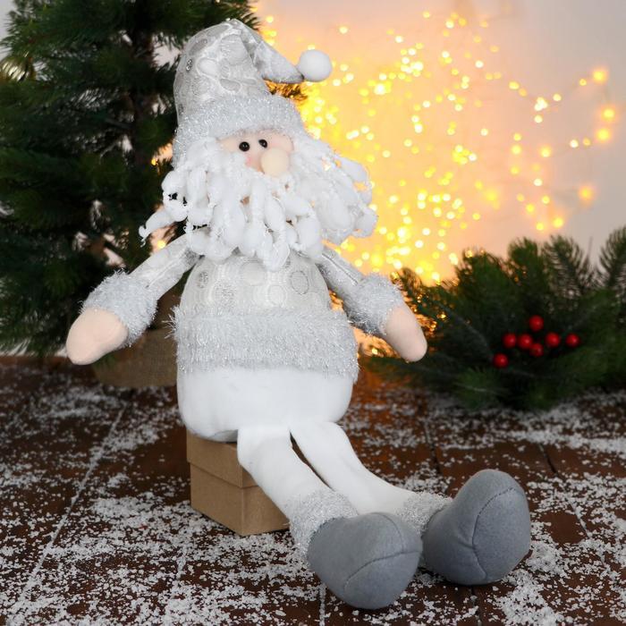 Мягкая игрушка "Дед Мороз в шапочке с кружочками-длинные ножки" 15х45 см, серебристо-белый - фото 1 - id-p218179374
