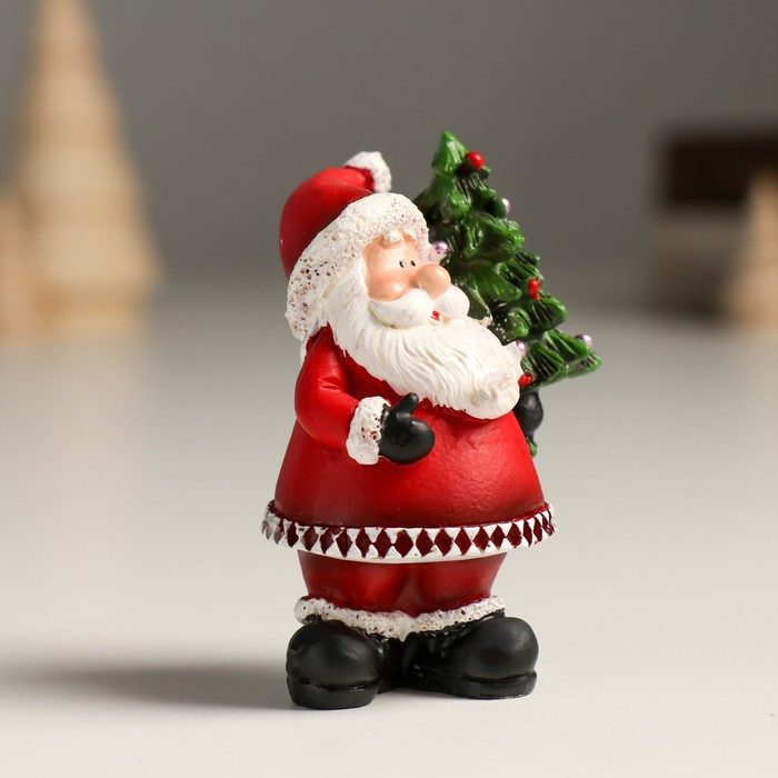 Сувенир полистоун "Дед Мороз в красном наряде с подарком" МИКС 6,5х5х4 см - фото 3 - id-p218178453