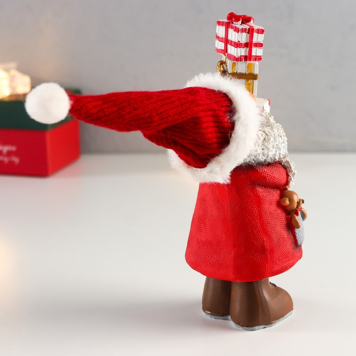 Сувенир полистоун "Дед Мороз в красном, с кудрявой бородой с подарками" 15,5х8,2х6,5 см - фото 5 - id-p218178464
