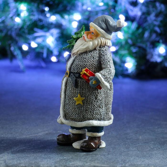 Фигура "Дед Мороз с елкой и подарком" в белом 10х13х22см - фото 2 - id-p218178470