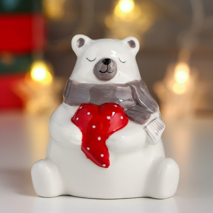 Сувенир керамика "Белый мишка, серый шарф, красное сердце в горошек" 9х6,5х8,5 см - фото 1 - id-p218178487