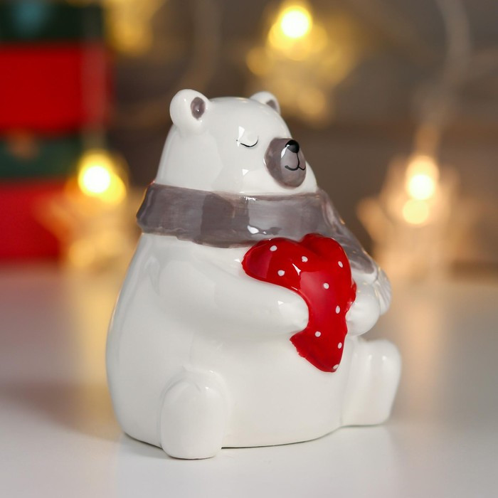 Сувенир керамика "Белый мишка, серый шарф, красное сердце в горошек" 9х6,5х8,5 см - фото 3 - id-p218178487
