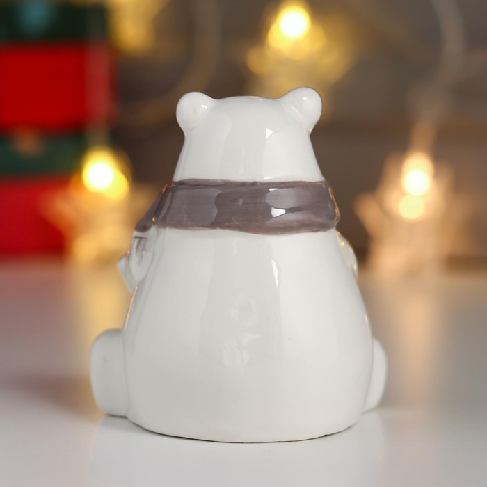 Сувенир керамика "Белый мишка, серый шарф, красное сердце в горошек" 9х6,5х8,5 см - фото 4 - id-p218178487