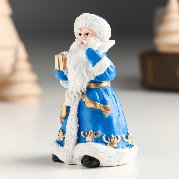 Сувенир полистоун "Дед Мороз в синем кафтане с подарком" 5х4,5х8,2 см - фото 4 - id-p218178560