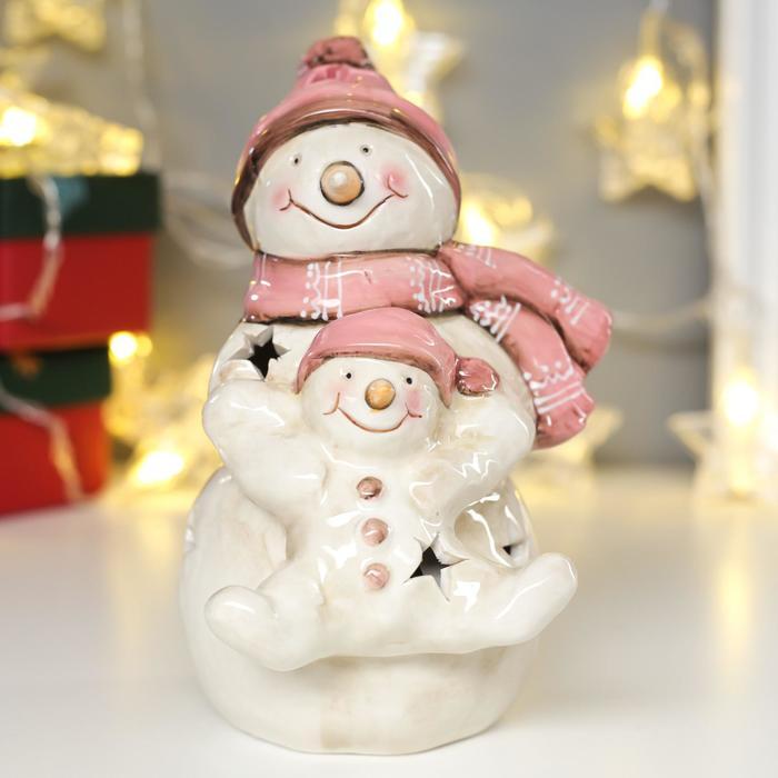 Сувенир керамика свет "Снеговик со снеговичком в розовых колпаках" 17,5х11х12,5 см - фото 1 - id-p218178631