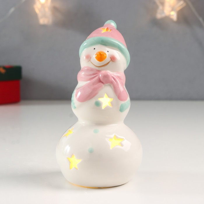Сувенир керамика свет "Снеговик, розовая шапка и шарф, звёздочки" 11,5х6х6 см - фото 1 - id-p218178684