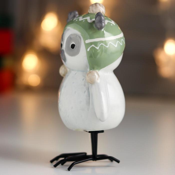 Сувенир керамика "Совёнок в зелёной шапке с кистями и бамбошками" 13,5х6х8,1 см - фото 3 - id-p218178732